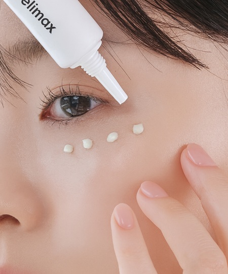 CELIMAX-The-Real-Noni-Ultimate-Eye-Cream-Textur