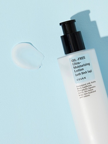 COSRX-Oil-Free-Ultra-Moisturizing-Lotion-Textur