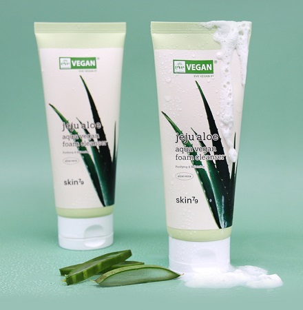 SKIN79-Jeju-Aloe-Aqua-Vegan-Foam-Cleanser-Textur